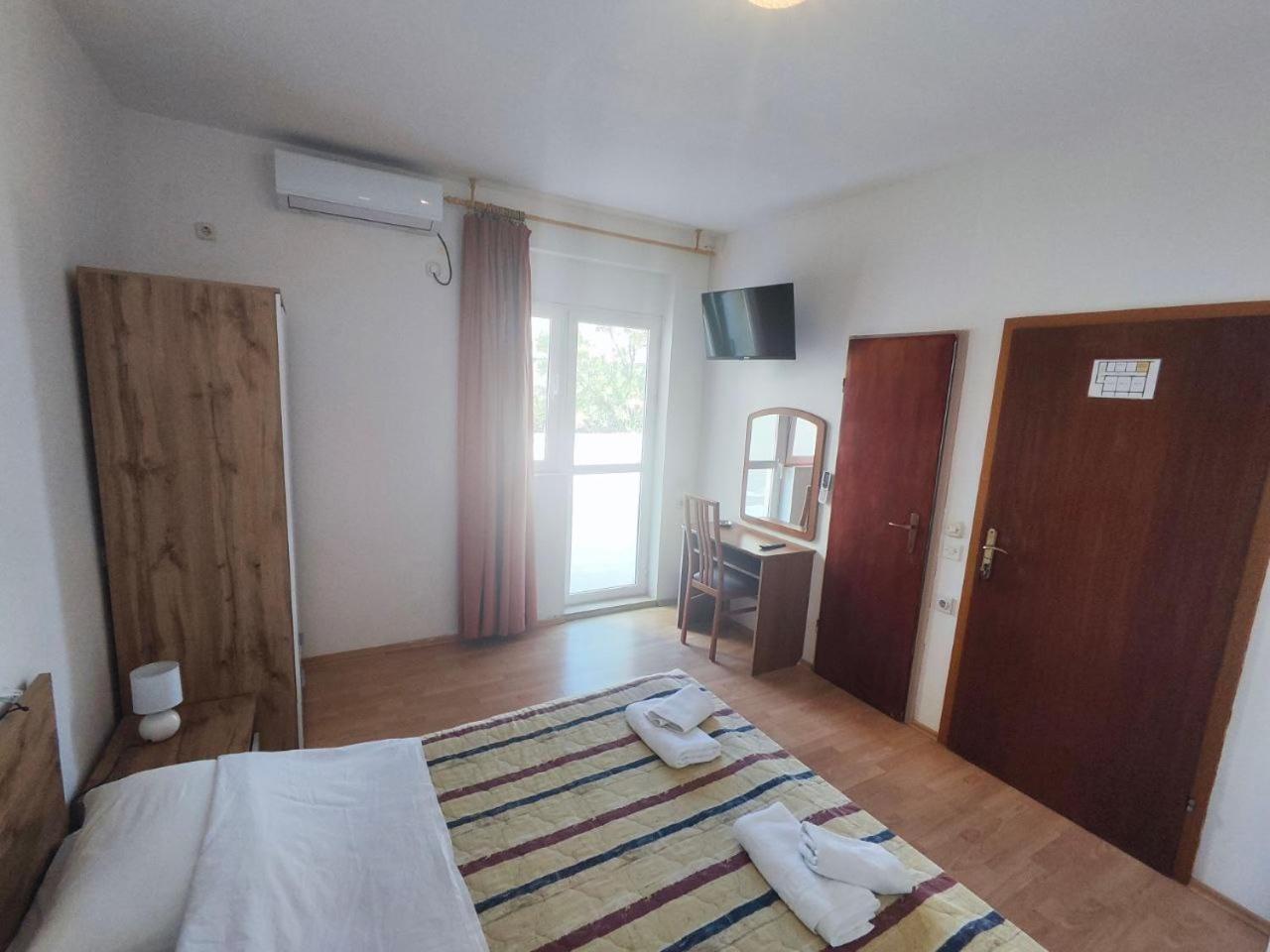 Tonino Apartments パグ エクステリア 写真